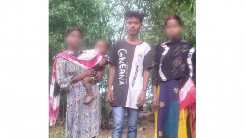 দুই প্রেমিকার সাথে প্রেমিক