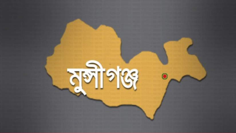 এক নারী সদস্যকে আটক