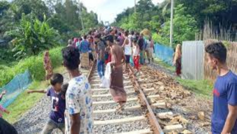 পাবনায় ট্রেনে কাটা পড়ে স্কুলছাত্রের মৃত্যু