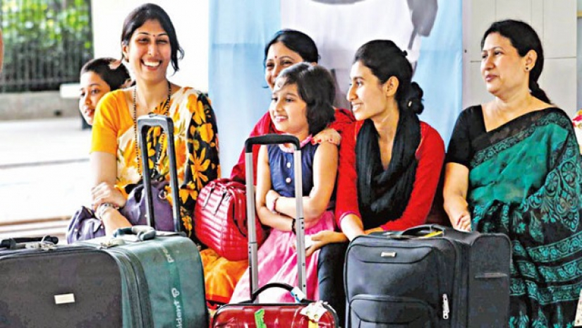 ঈদে বাড়ি ফেরার মানুষ