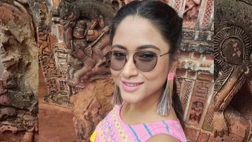 কলকাতার মডেল দেবলীনা দে