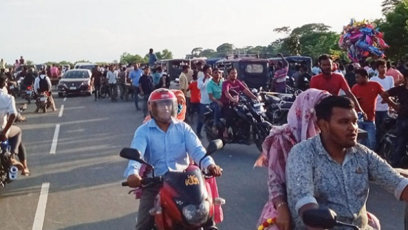 দক্ষিণের মানুষের জন্য আজ ঈদ