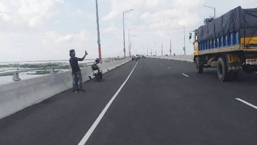 পদ্মা সেতু 