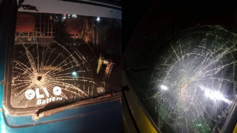 হামলায় লেগুনার সামনের গ্লাস ক্ষতিগ্রস্ত হয়েছে