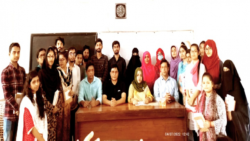 ২৭ জনকে বৃত্তি প্রদান