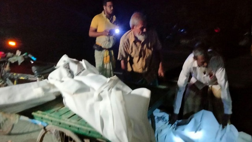 সড়ক দুর্ঘটনায় মৃত ব্যক্তির লাশ