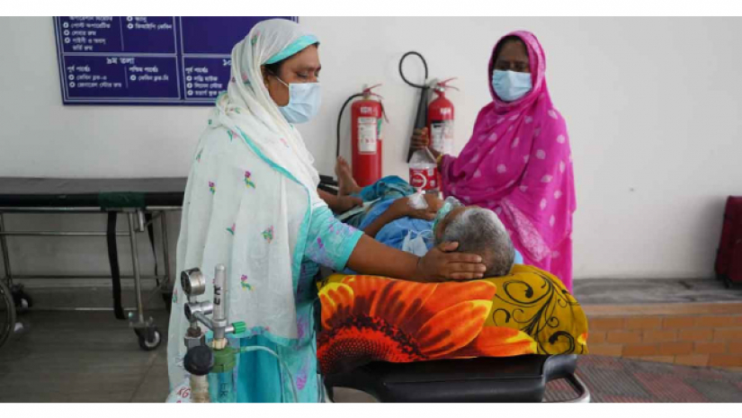 হাসপাতালে কাতরাচ্ছে রোগী