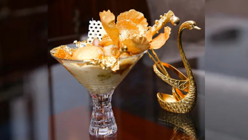 ই আইসক্রিম তৈরিতে ব্যবহার করা হয়েছে ২৪ ক্যারেটের খাওয়ারযোগ্য সোনা