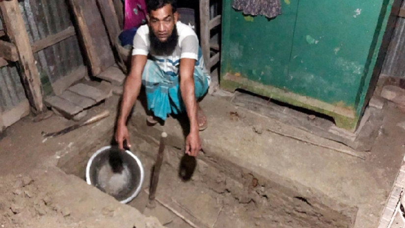 স্বামী জাফর কবর খুঁড়েছেন