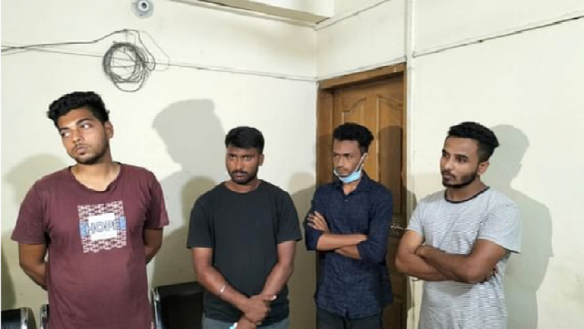ছাত্রী হেনস্তায় অভিযুক্ত চার শিক্ষার্তী