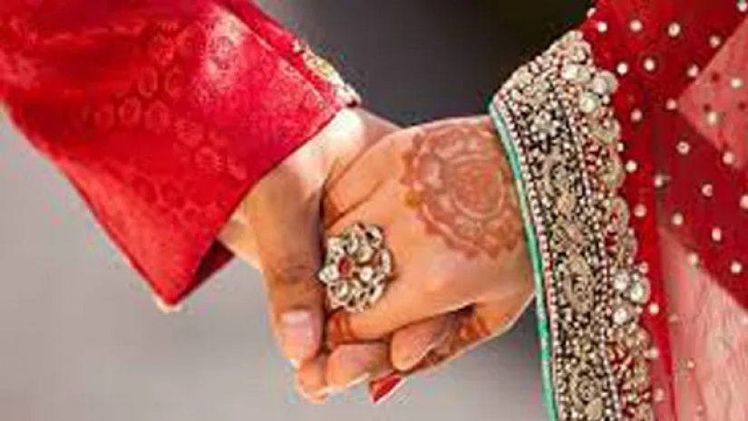 ২ সন্তানের মায়ের সঙ্গে কিশোরের বিয়ে