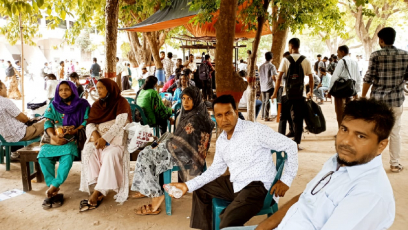 রাবির ভর্তি পরীক্ষা বিভাগীয় শহরে চায় অভিভাবকেরা