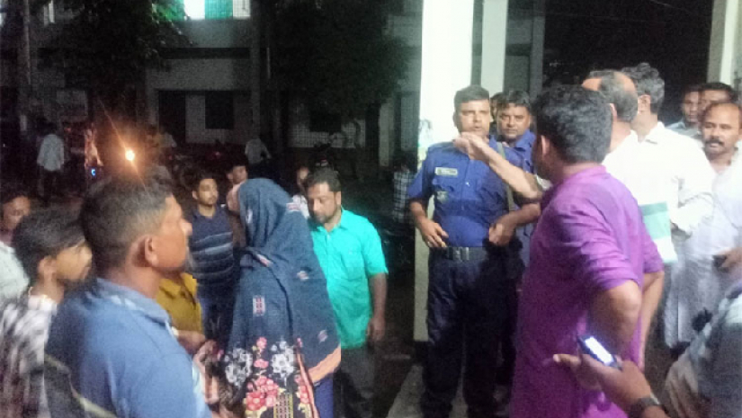 পুলিশের গুলিতে শিশুর মৃত্যু, ওসি অবরুদ্ধ