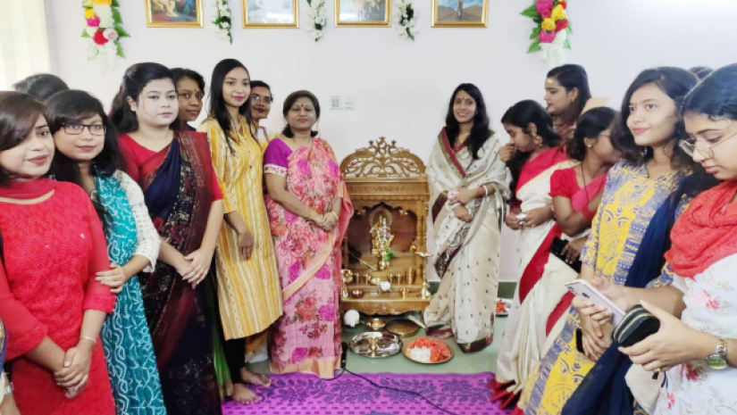 অমুসলিম ছাত্রীদের প্রার্থনা কক্ষ