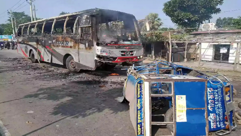 বাস-লেগুনা সংঘর্ষে মিরপুর কমার্স কলেজের ছাত্রসহ দু’জন নিহত