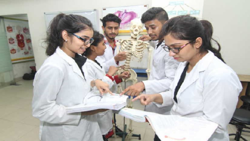 মেডিকেল শিক্ষার্থী