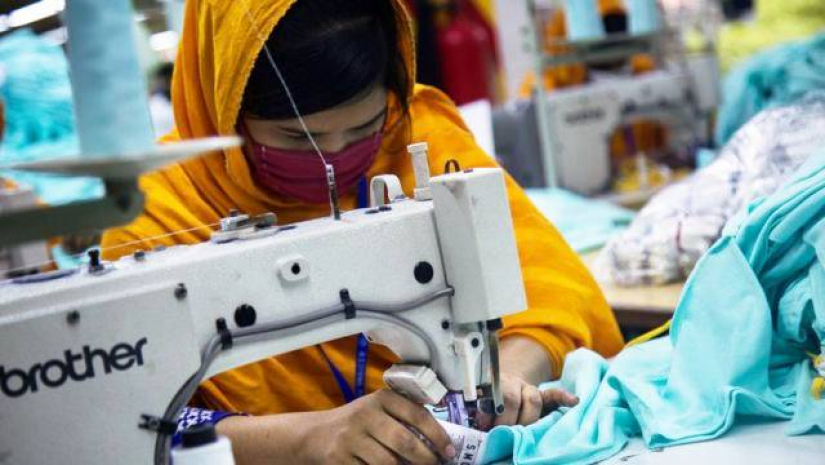 সুখবরের আশায় সাধারণ মানুষ