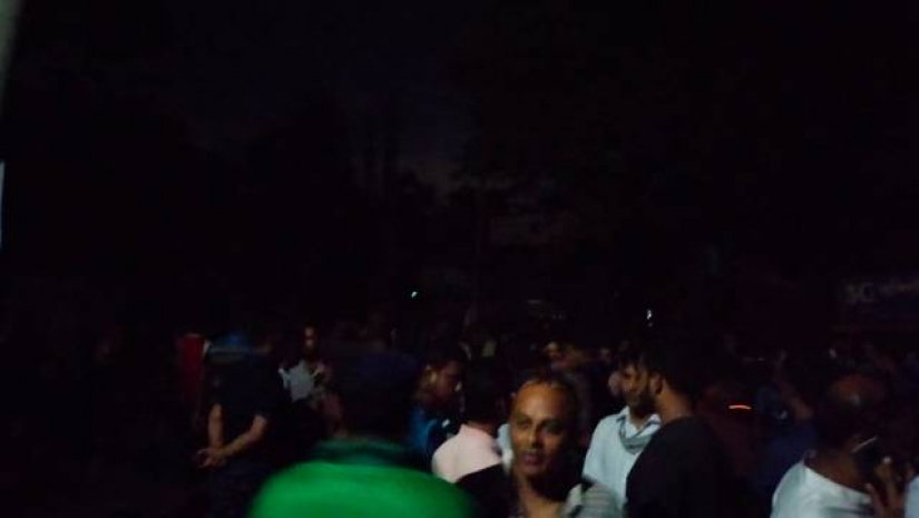 দোকানের ভাঙ্গা প্লেট