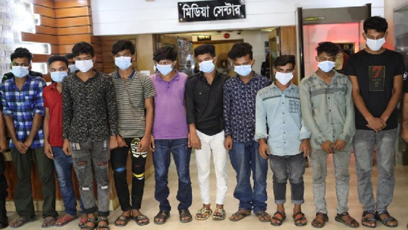 আটককৃত ১০ ডাকাত