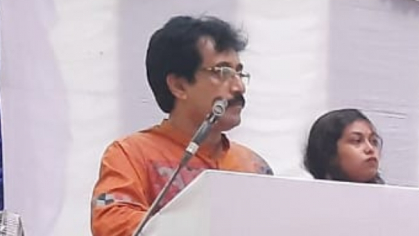 অনুষ্ঠানে বক্তব্য রাখছেন অধ্যাপক ড. সৌমিত্র শেখর