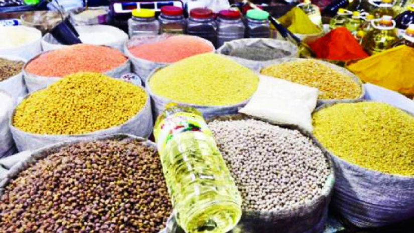 কম খেয়ে টিকে থাকার চেষ্টা করছে মানুষ