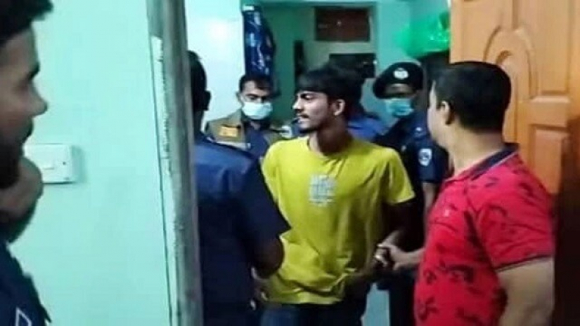 আটকের পর কলেজছাত্র মামুন