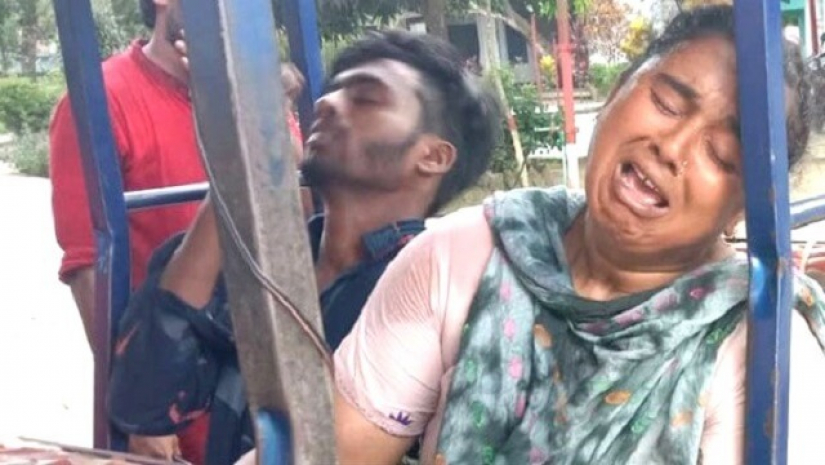 বাঁশঝাড়ে ঝুলছিল স্কুলছাত্রের নিথর দেহ