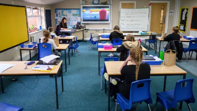 খরচ সামাল দিতে চেষ্টা করছে যুক্তরাজ্যের স্কুলগুলো