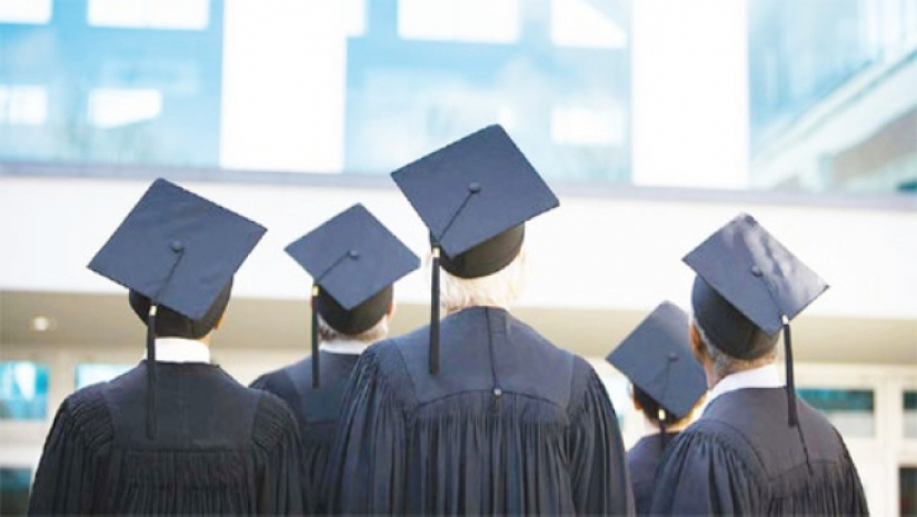 পাবলিক বিশ্ববিদ্যালয়গুলোতে আগে থেকে সপ্তাহে দুদিন ছুটি চলছে