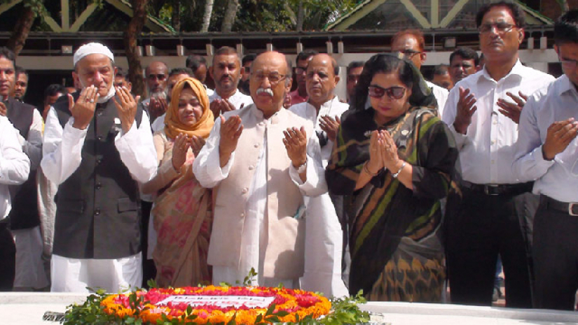শিল্পমন্ত্রী নূরুল মজিদ মাহমুদ হুমায়ূন