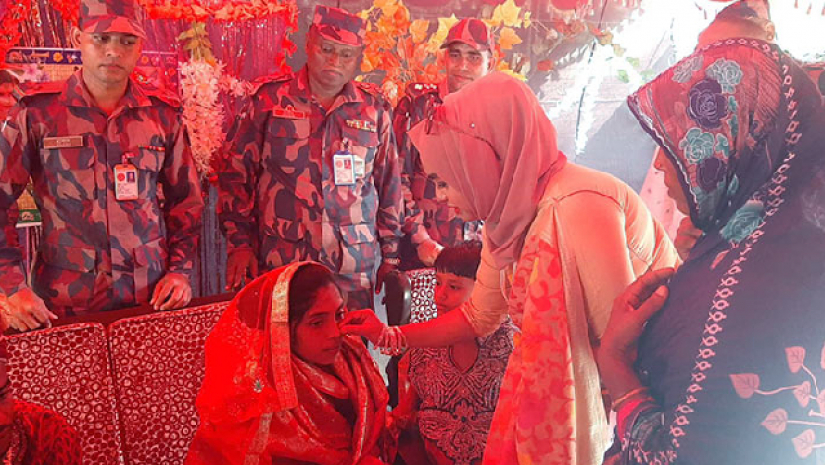 দিনমজুর বাবার মেয়ের বিয়ের আয়োজন করলো বিজিবি