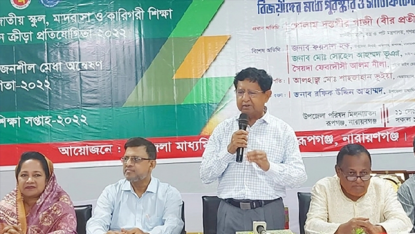 বস্ত্র ও পাটমন্ত্রী গোলাম দস্তগীর গাজী