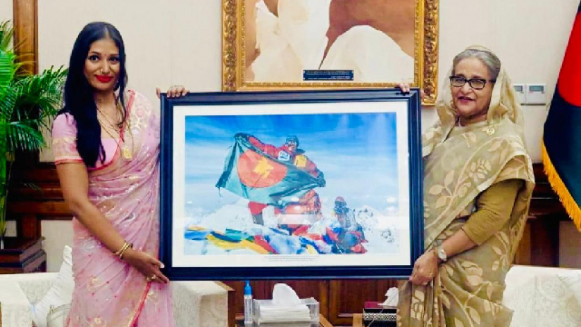 গণভবনে প্রধানমন্ত্রী শেখ হাসিনার সাথে সাক্ষাৎ করেন ওয়াসফিয়া