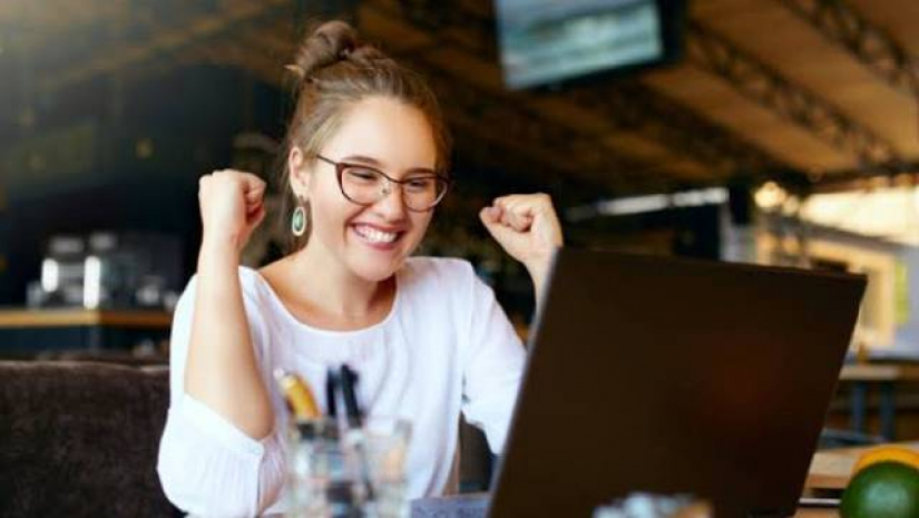 ফ্রিল্যান্সিং ও আউটসোর্সিং