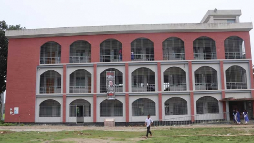 কোটালীপাড়ায় রামমোহন উচ্চ বিদ্যালয়