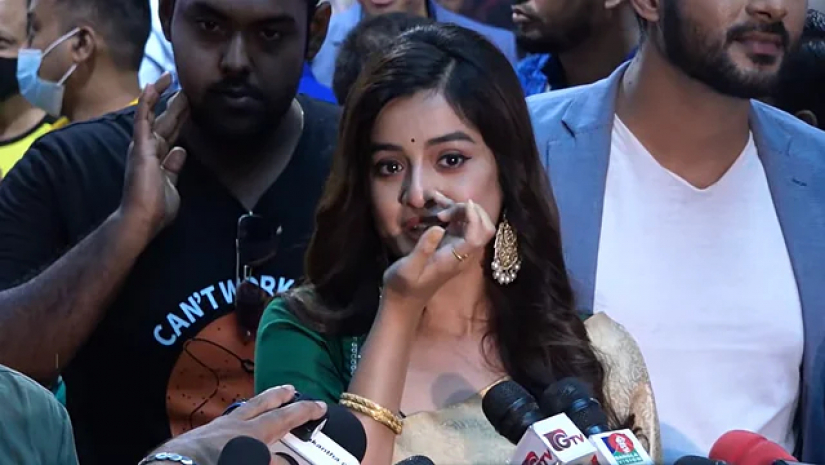 অভিনেত্রী দর্শনা বণিক