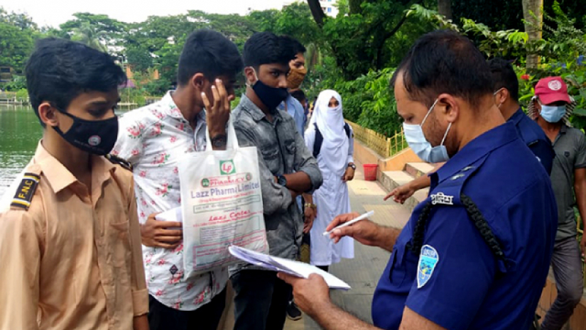 পুলিশের অভিযান 