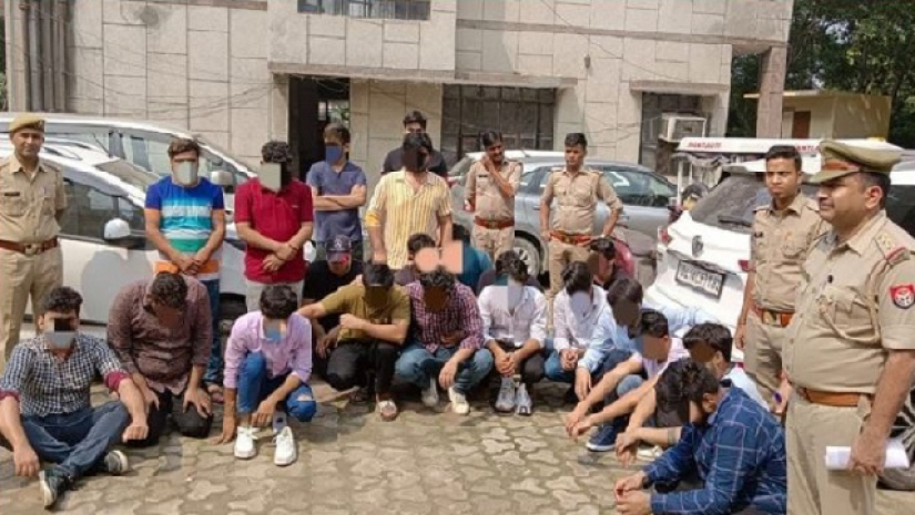 ফ্লাইওভারে জন্মদিনের পার্টি করায় ২১ তরুণ আটক 