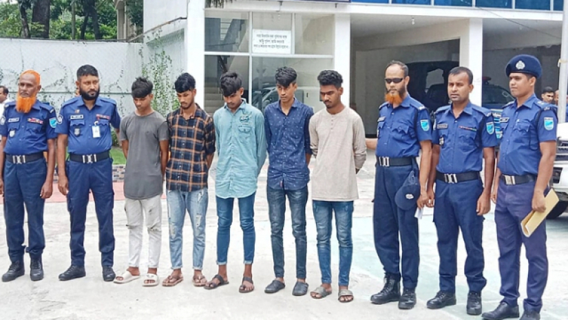 কিশোর গ্যাংয়ের ৫ সদস্য গ্রেফতার 