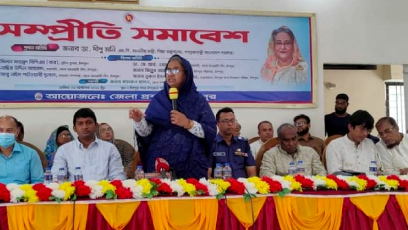 বক্তব্য রাখছেন শিক্ষামন্ত্রী 