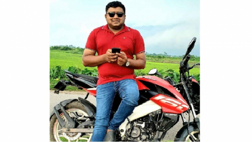 পিকআপের ধাক্কায় ব্যাংক কর্মকর্তার মৃত্যু