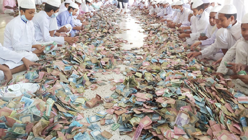 পাগলা মসজিদের দানবাক্সের টাকা গণনা চলছে