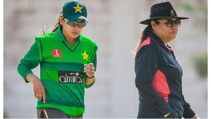 একই টুর্নামেন্টে মা-মেয়ে