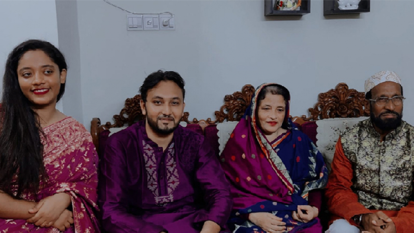 মেয়ে, মেয়ের জামাই ও স্বামীর সঙ্গে নাদিরা বেগম