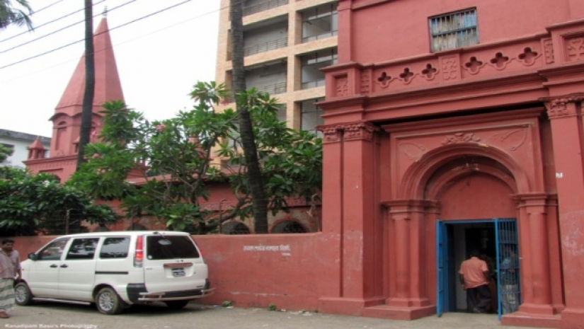 সপ্তদশ শতকের অনন্য স্থাপত্য রমনার শিববাড়ি মন্দির