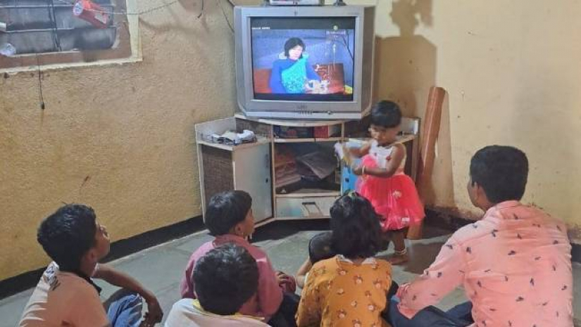 সন্ধ্যা নামলেই যে গ্রামে টিভি-মোবাইল ব্যবহার নিষিদ্ধ