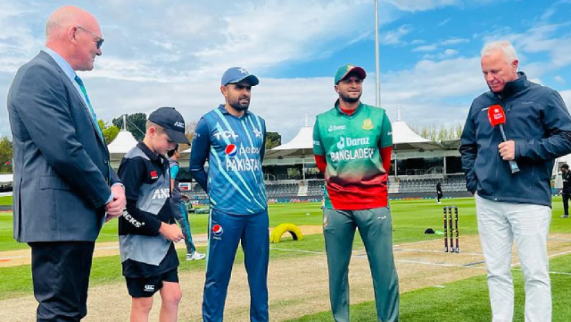 পাকিস্তানের বিপক্ষে ব্যাটিংয়ে বাংলাদেশ, ওপেনিংয়ে বদল