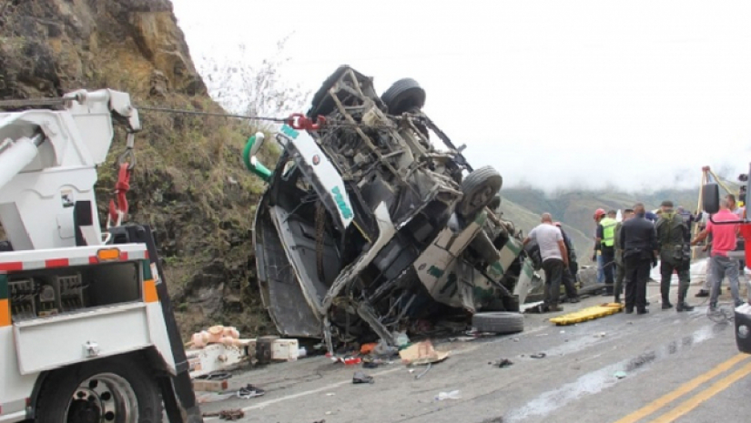 কলম্বিয়ায় বাস দুর্ঘটনা, নিহত ২০