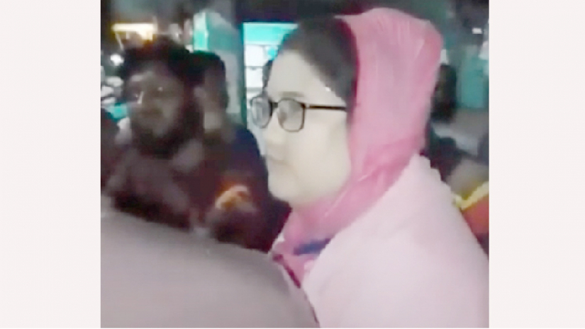 নির্বাচনে হারায় ভোটারকে দেওয়া টাকা ফেরত নিলেন প্রার্থী