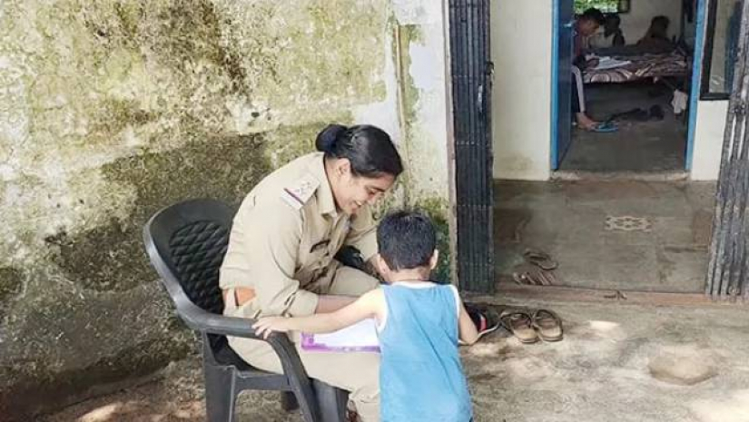 চকলেট খেতে দেয় না, চাইলে মারে—থানায় গিয়ে মাকে গ্রেপ্তারের অনুরোধ শিশুর 